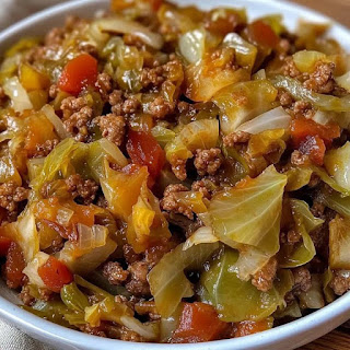 Cabbage and Ground Beef: A Simple, One-Pan Meal